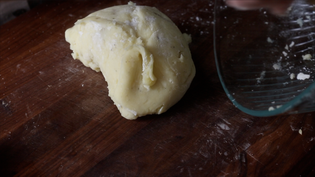 create dough with potatoes and starch