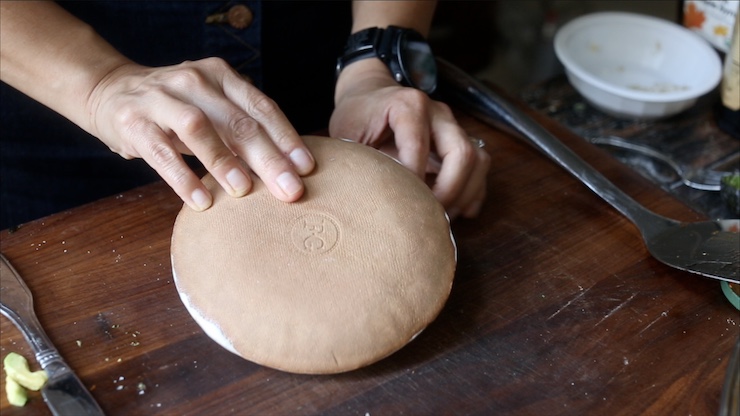 Adding plate to keep the package tight.