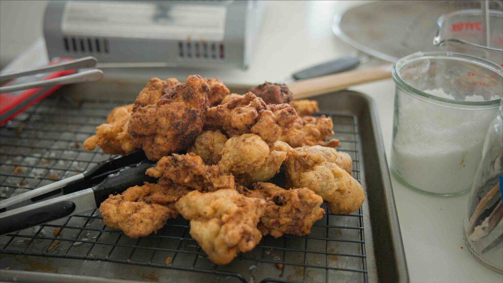 Vegan-fried-chicken-on-cooling-rack