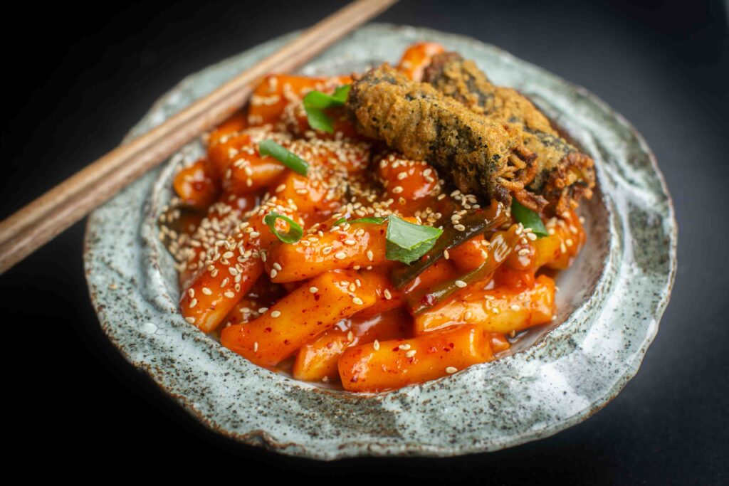 15-Minute EASY Vegan Tteokbokki – Spicy Korean Rice Cakes.