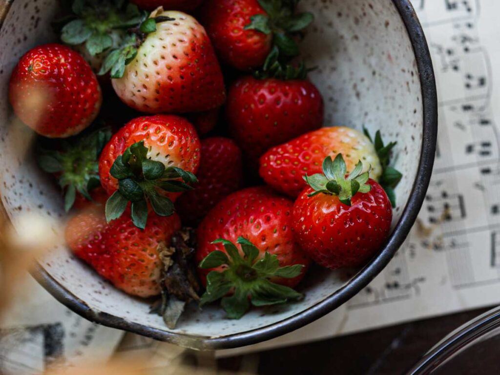 fresh-strawberries-for-jam-for-pink-mochi