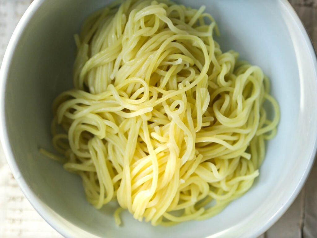 bowl-of-cooked-noodles