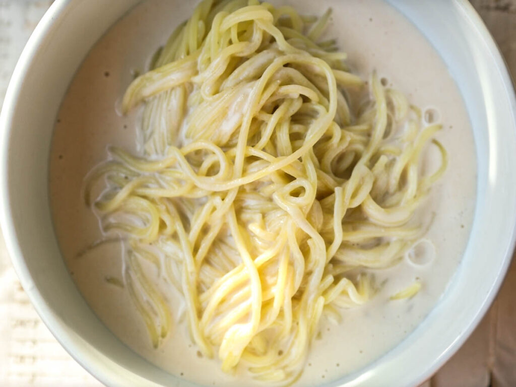 bowl-of-noodles-in-soy-milk