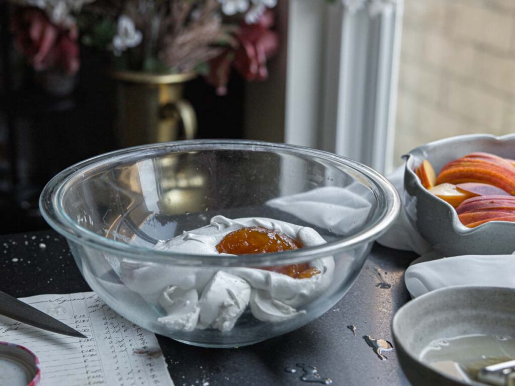 peach-jam-in-bowl-with-cream-cheese-filling