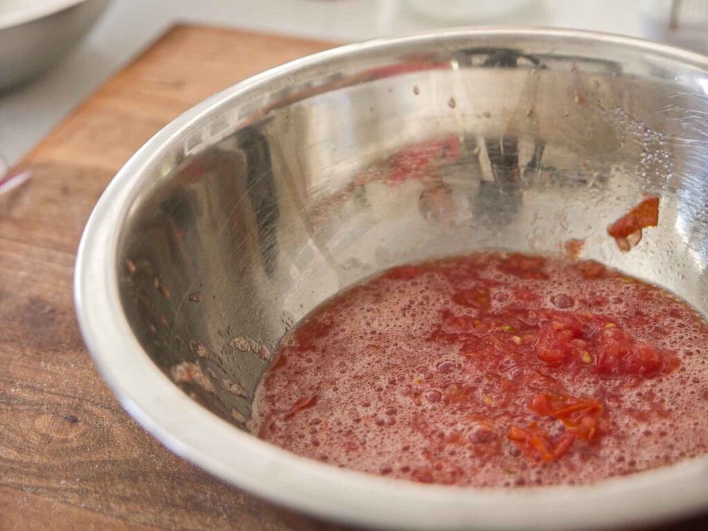 grated-tomato-in-bowl