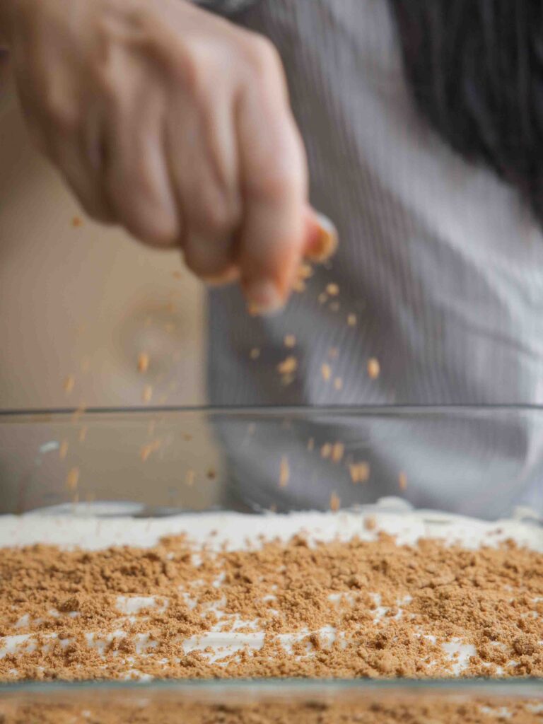 sprinkling-biscoff-misu-with-cookie-crumbles