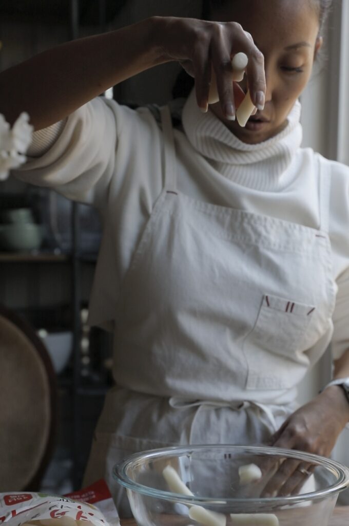 Joanne Making Tteokkbokki